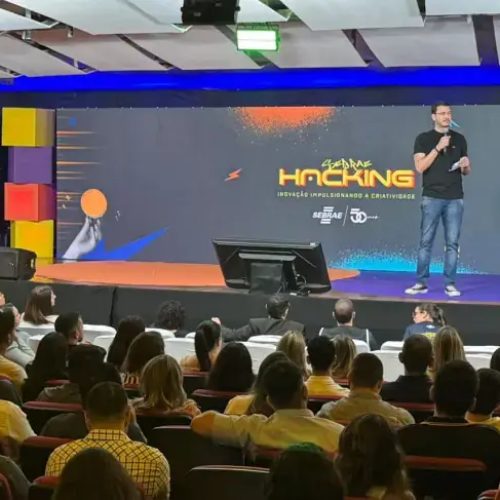 Andre-no-Sebrae-Hacking_p13574_thumb_resized.jpg
