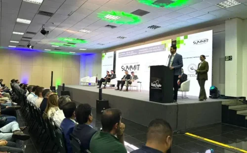 Diretor-Tecnico-do-SebraeMT-Andre-Schelini-participou-da-abertura-do-Brazil-Superfoods-Summit-2026-r.webp