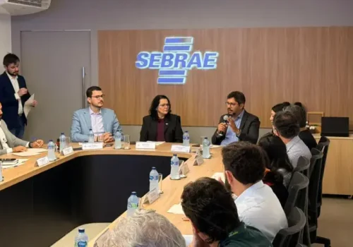 Sebrae-recebe-liderancas-para-debater-acesso-ao-mercado-internacional-e-os-novos-rumos-da-exportacao.webp