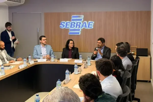 Sebrae-recebe-liderancas-para-debater-acesso-ao-mercado-internacional-e-os-novos-rumos-da-exportacao.webp